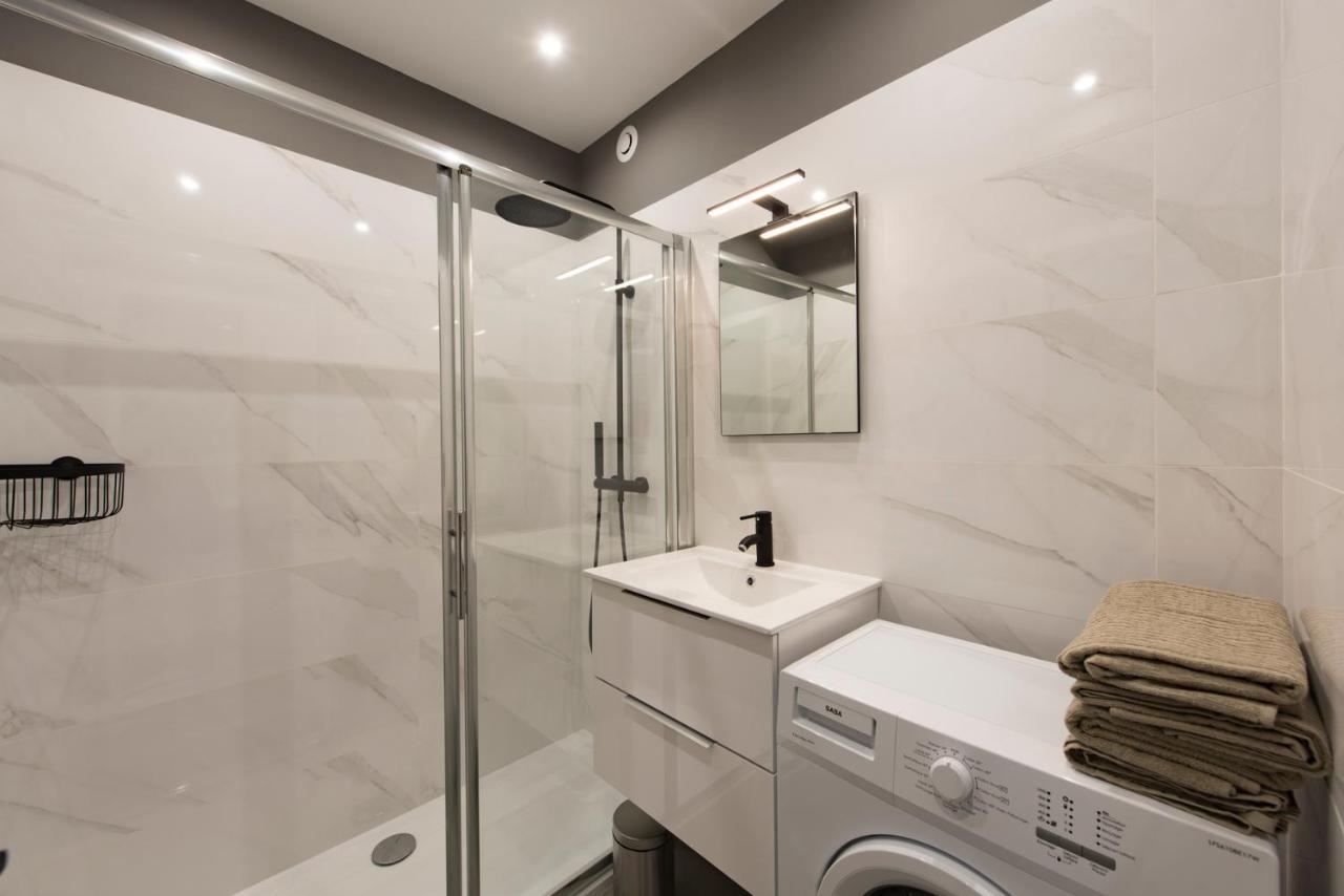 Appartement 2 Neuf Sur Le Port A Cote De La Plage Saint-Raphaël エクステリア 写真